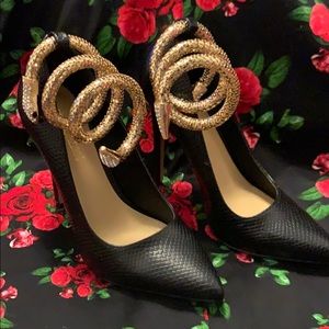 Shoe Dazzle pumps with ankle snake strap